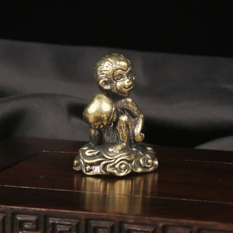 Retro Brass Monkey Presenting Peach Desktop Ornament Twelve Zodiac Monkey Bronze Carving Crafts Cultural And Decorative Ornament