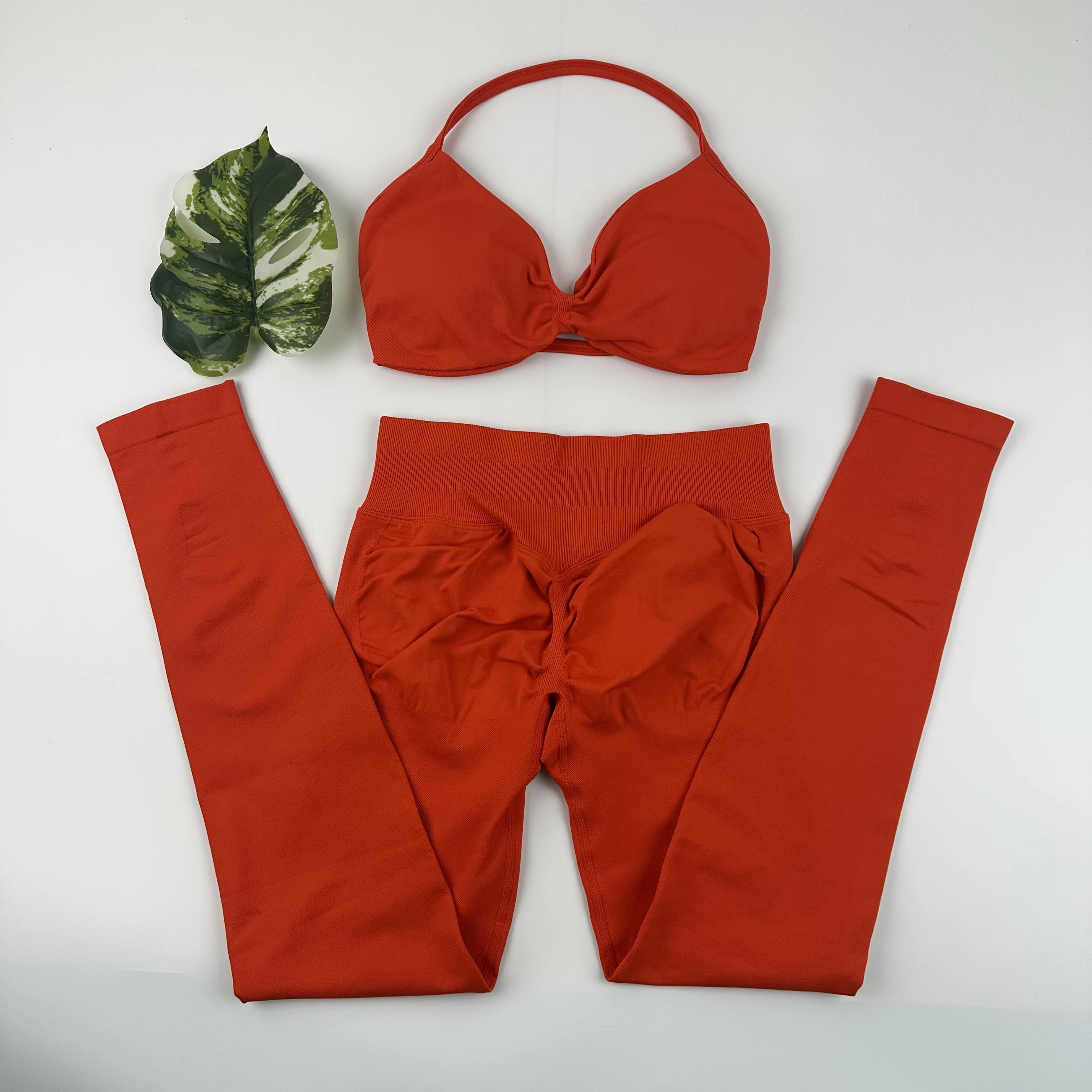Seamles Yoga Set Women Workout Scrunch Leggings Set Strappy Halter Sports Bra Fitness Gym Clothing Workout Set 2 Pieces