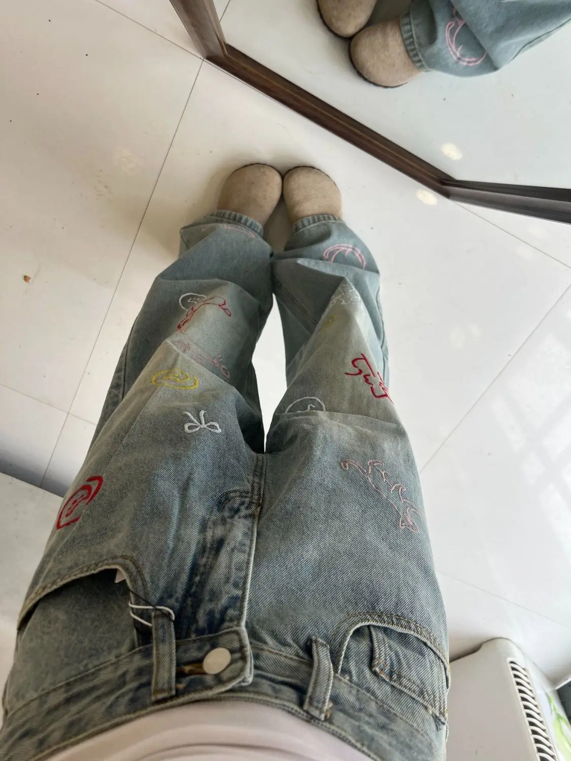 Amerykańskie spodnie jeansowe damskie w stylu high street, jesienne, nowe, z haftem z motywami z kreskówek, z wysokim stanem, luźne, z szerokimi nogawkami, wyszczuplające, vintage, długie jeansy.