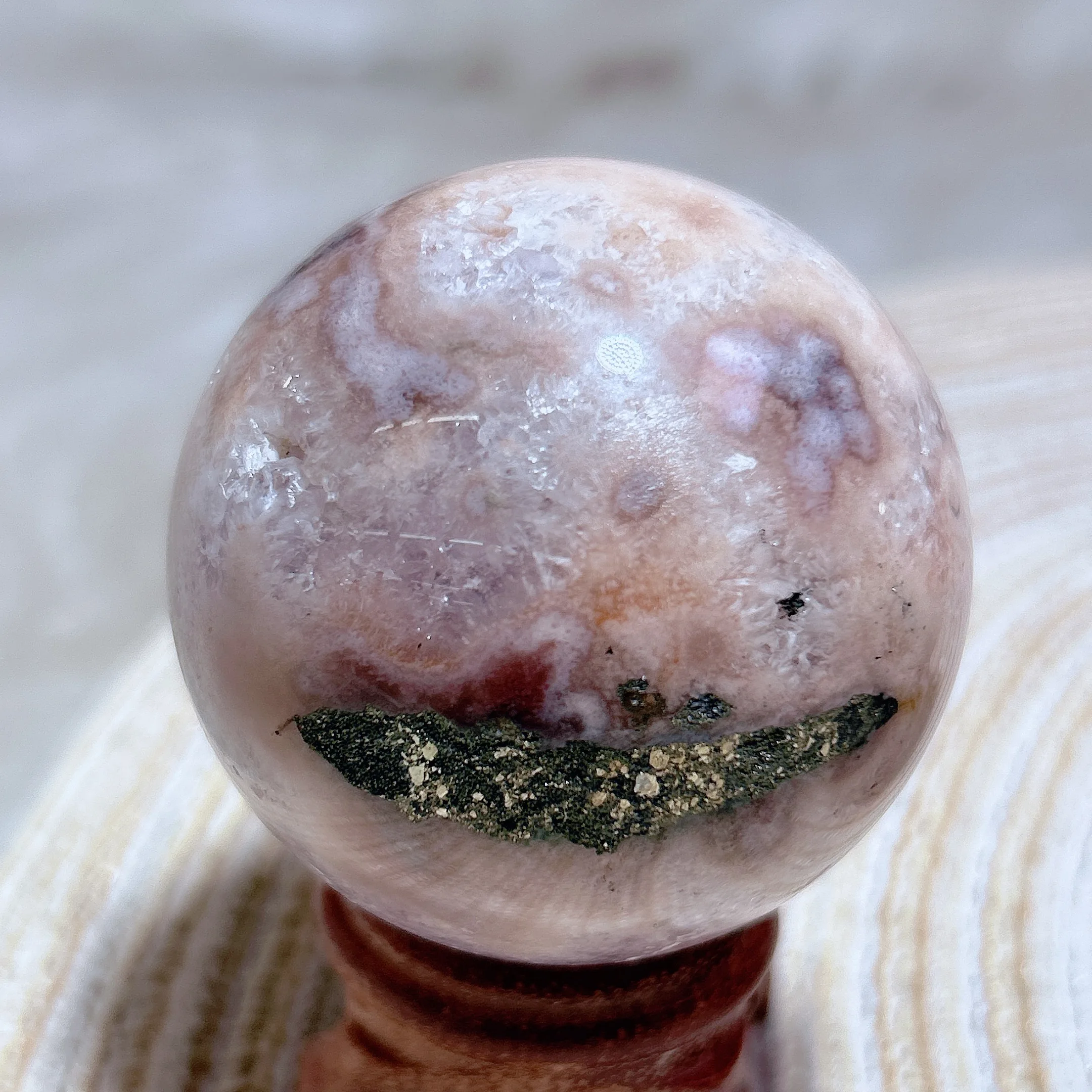 Natural Wholesale Crystals Pink Amethyst Flower Agate Pyrite Sphere Druzy Cluster Mediation Healing Home Decorations Room Decor