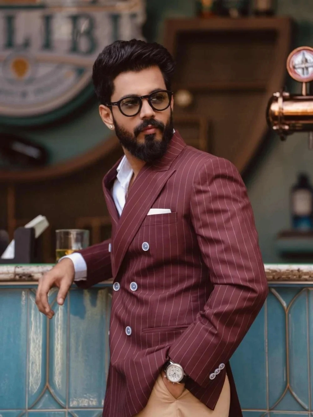 

Custom Stripe Jacket Solid Pants Peaked Lapel Groom Double Breasted Men Suits Evening Party Wedding Outfits Custom Male Clothing