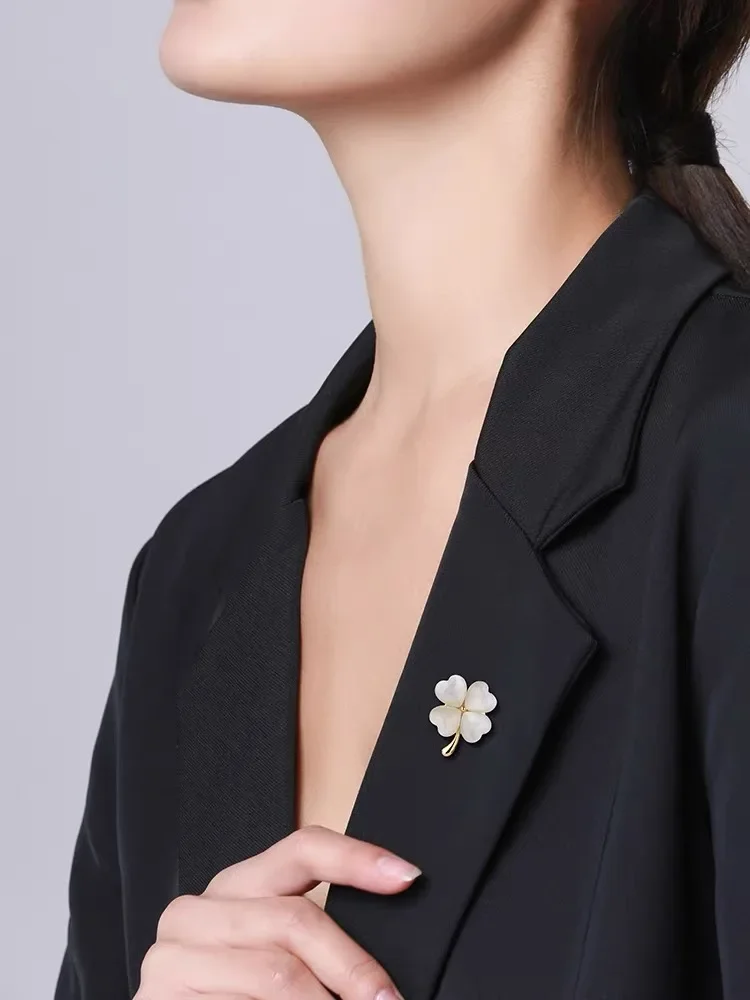 Small Opal Lucky Four-leaf Clover Brooch Clothes Anti-emptied Pin Buckle for Women Wedding Suit Jewelry
