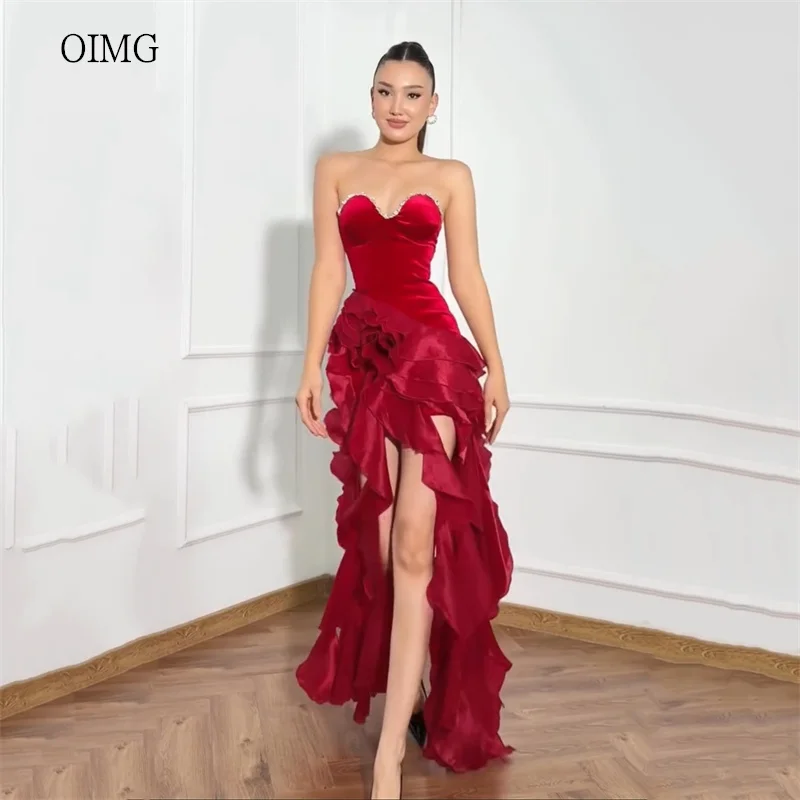 فساتين OIMG العصرية باللون الأحمر غير المتكافئة للحفلات الراقصة بدون ظهر فستان سهرة رسمي بفتحة فيستدوس دي غالا تخصيص #1
