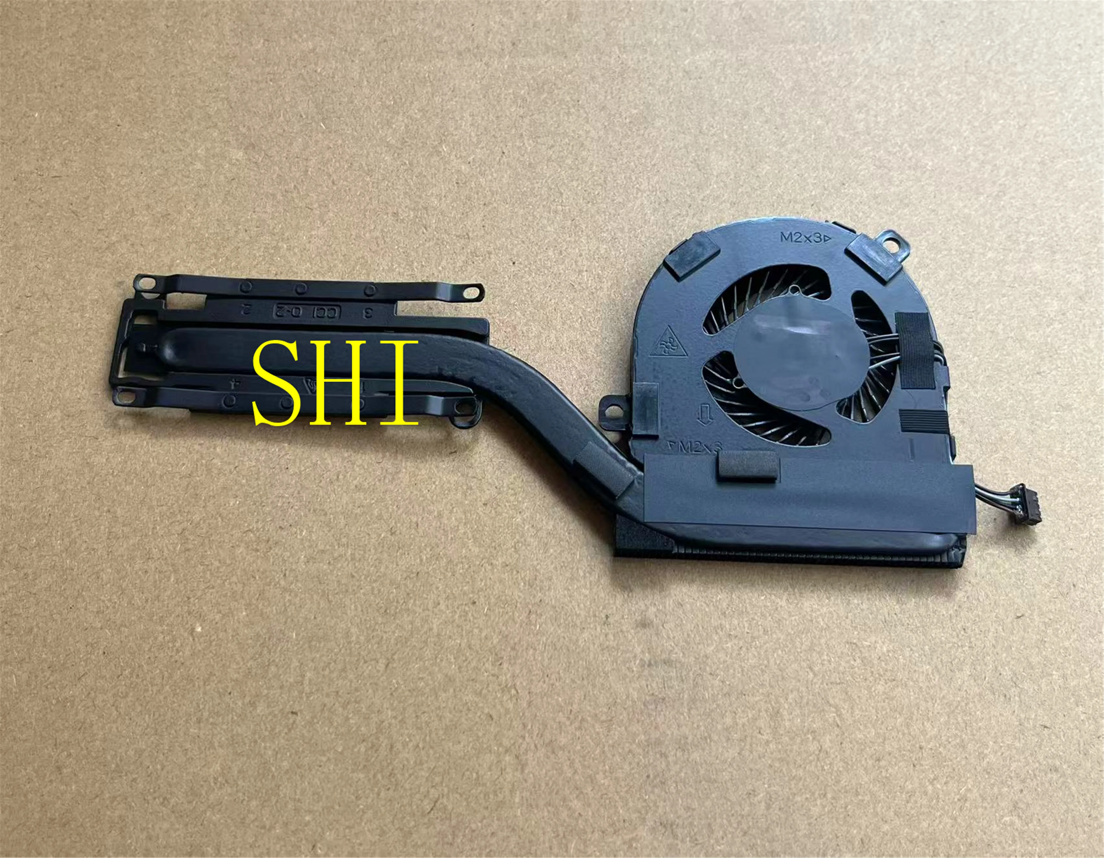 

Новый оригинальный вентилятор-радиатор для процессора ноутбука 0KM50T для Latitude 7280 7290 7380 7390 AT1S5002ZCL/AL KM50T