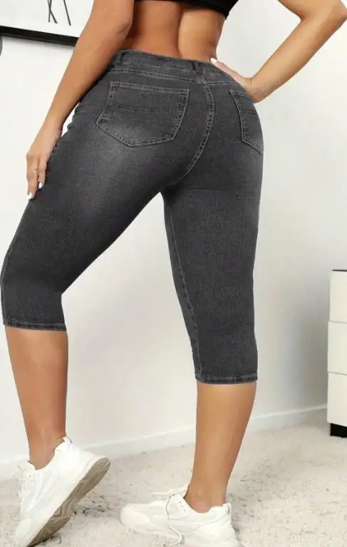 2026 سروال تنحيف كاجوال بالإضافة إلى زر من قماش الدنيم المرن بخمسة أرباع للجينز النسائي