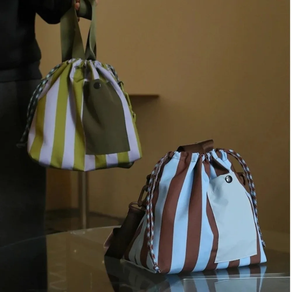 

Large Capacity Crossbody Lunch Bag Hand-held Adjustable Lunch Box Bag Waterproof Shoulder Strap Insulated Meal Bag