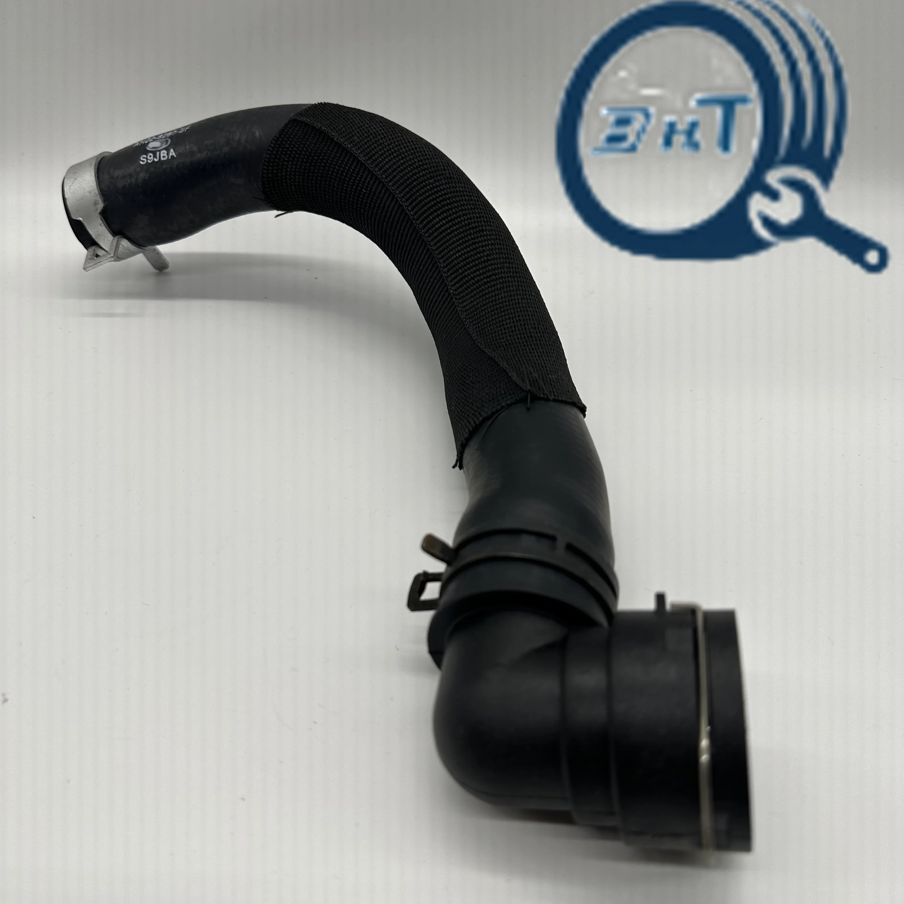 

LR118802 LR095544 LR043326 LR019832 LR013682 Radiator Coolant Top Hose Land Rover Discovery LR4 Range Rover Sport 3.0L TDV6