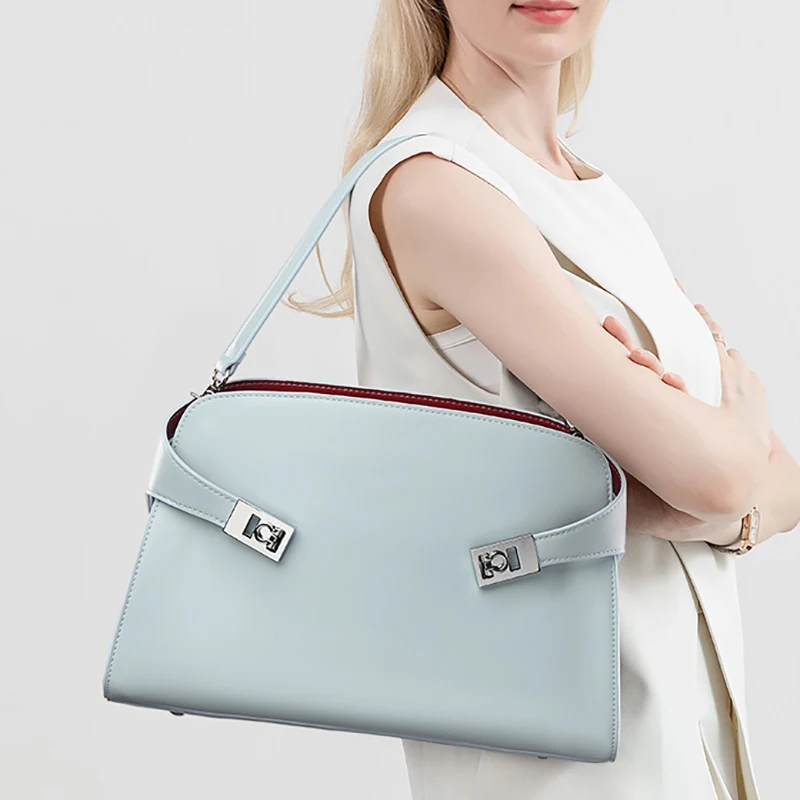 Nouveau sac à bandoulière pour femme, sac sous le bras tendance et haut de gamme, sac fourre-tout décontracté, sac de navetteur grande capacité, sac décontracté simple et polyvalent