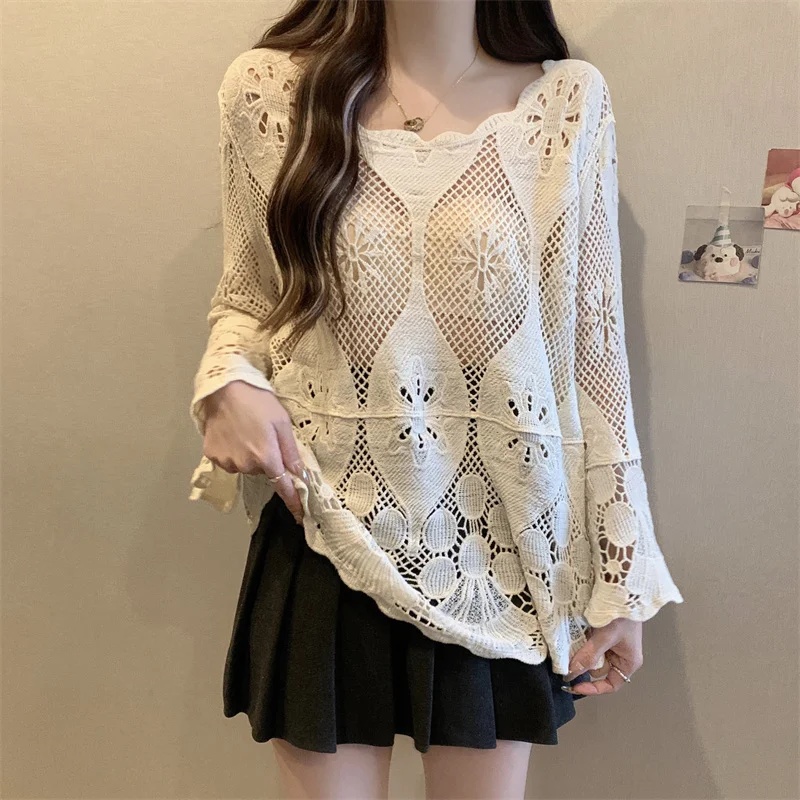 Camicia per protezione solare in pizzo allentato per le vacanze estive al mare Moda sexy scava fuori felpa con cappuccio all'uncinetto Top da donna