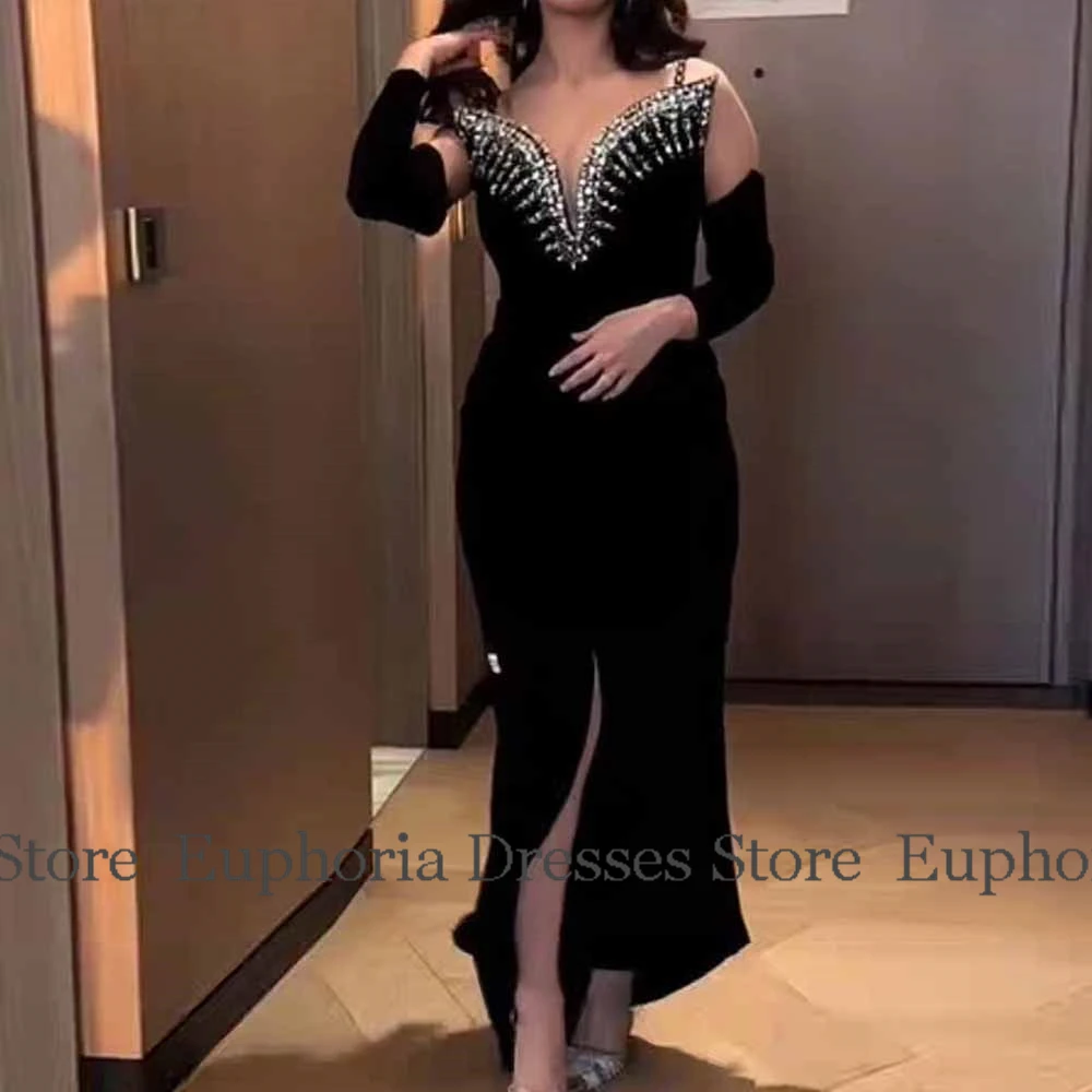Vestidos de fiesta de Dubái para mujer, vestido de cumpleaños con vaina/columna de terciopelo, vestidos de fiesta divididos con diamantes de imitación/cristales negros, 2025