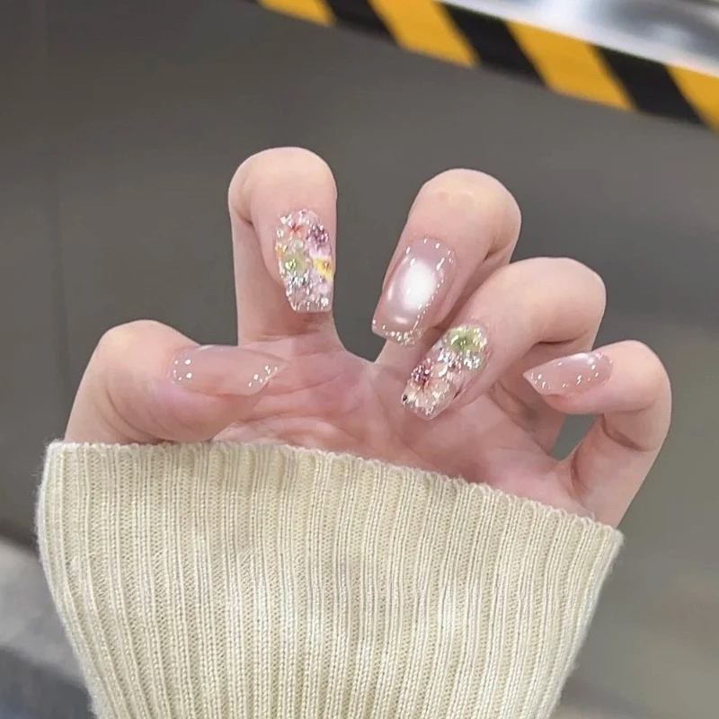 1個入り 夏のグラデーションフローラルネイルアート ドライフラワー ミックスカラー 天然押し花 ハンドメイドDIY ボックス入り ウェアラブルネイル素材