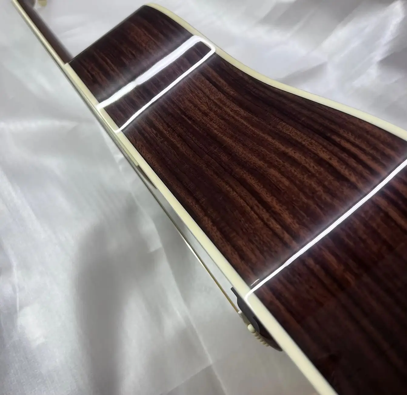 D41 Dreadnought Acoustic Guitar Ambertone Ebony Fretboard Solid Spruce Top Abalone Inlay rosewwod back and side Bone Nut 20 fret