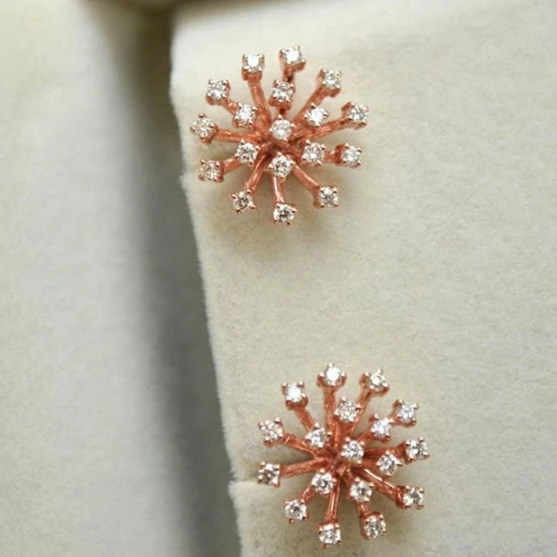 European and American Snowflake Inlaid Zircon Earrings Women's Shining Fashion Pearls Christmas Elegant Accessories