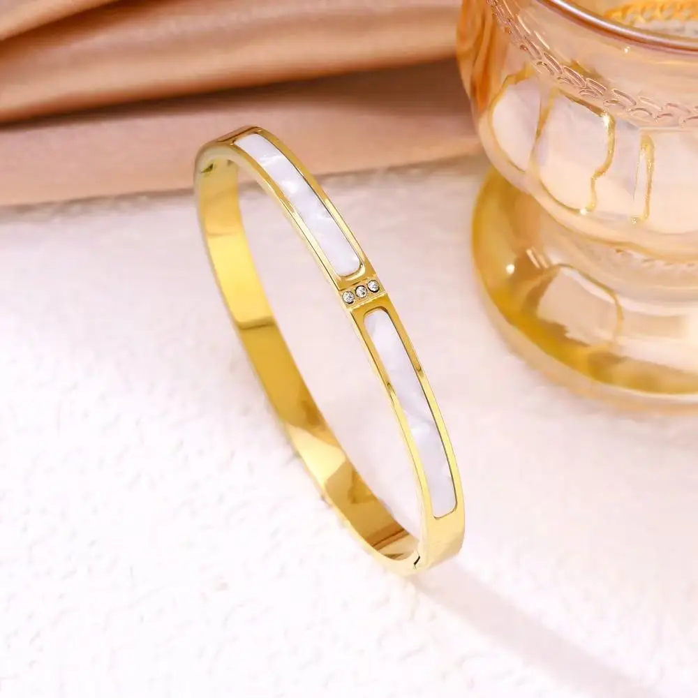 قطعة واحدة من سوار الماس المرصع باللؤلؤ من الفولاذ المقاوم للصدأ، طراز فاخر خفيف، بساطة رائعة، مجوهرات نسائية أنيقة