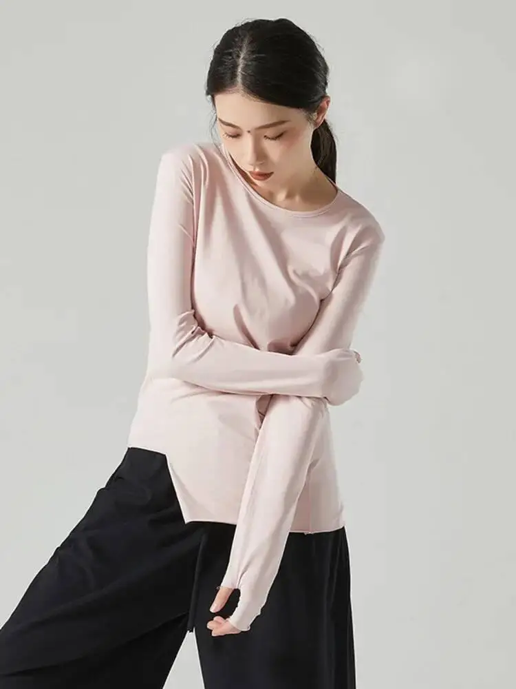 สตรีคลาสสิกเต้นรําการออกแบบไม่สม่ําเสมอด้านบนคอกลมแขนยาวสลิมฟิตเสื้อสีทึบสําหรับการฝึกซ้อมบนเวที