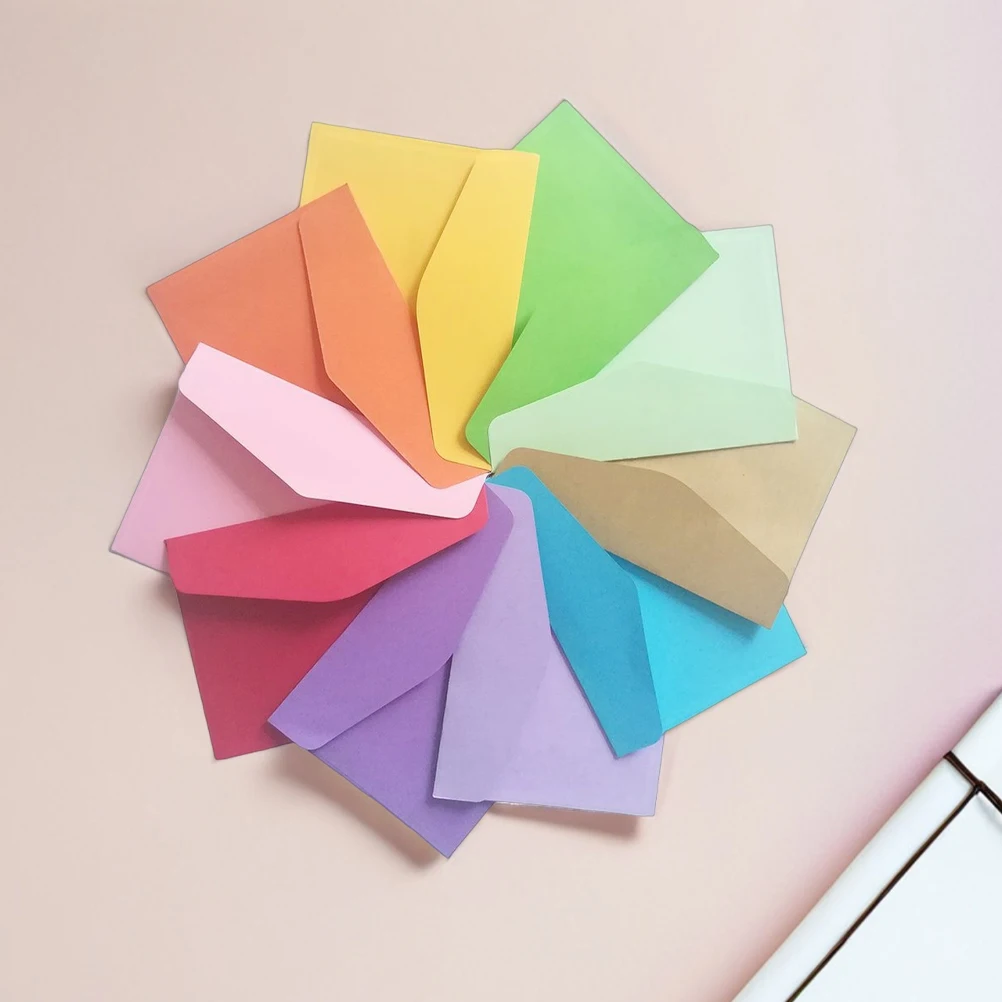50 قطعة مغلفات النمط الغربي مغلفات ورقية فارغة ملونة لتخزين البطاقات أساسيات صغيرة هدايا الحفلات تهنئة العطلة
