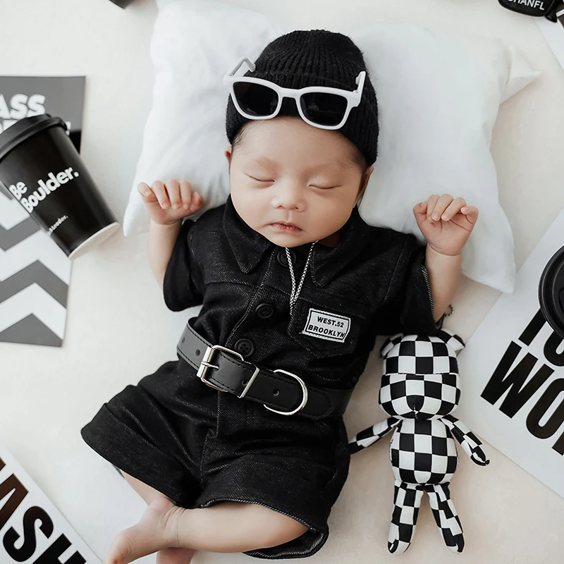 Newborn Photography Outfit Hip-Hop Theme Cool Boy Clothing Hat Glasses Necklace Bear Doll Photography Props Baby Photoshoot Prop