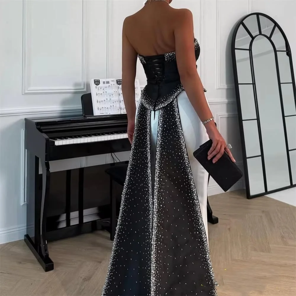 Aangepaste prachtige ruches dames galajurk charmante ruches rits mouwloze dames feestjurk boothals dames avondjurk