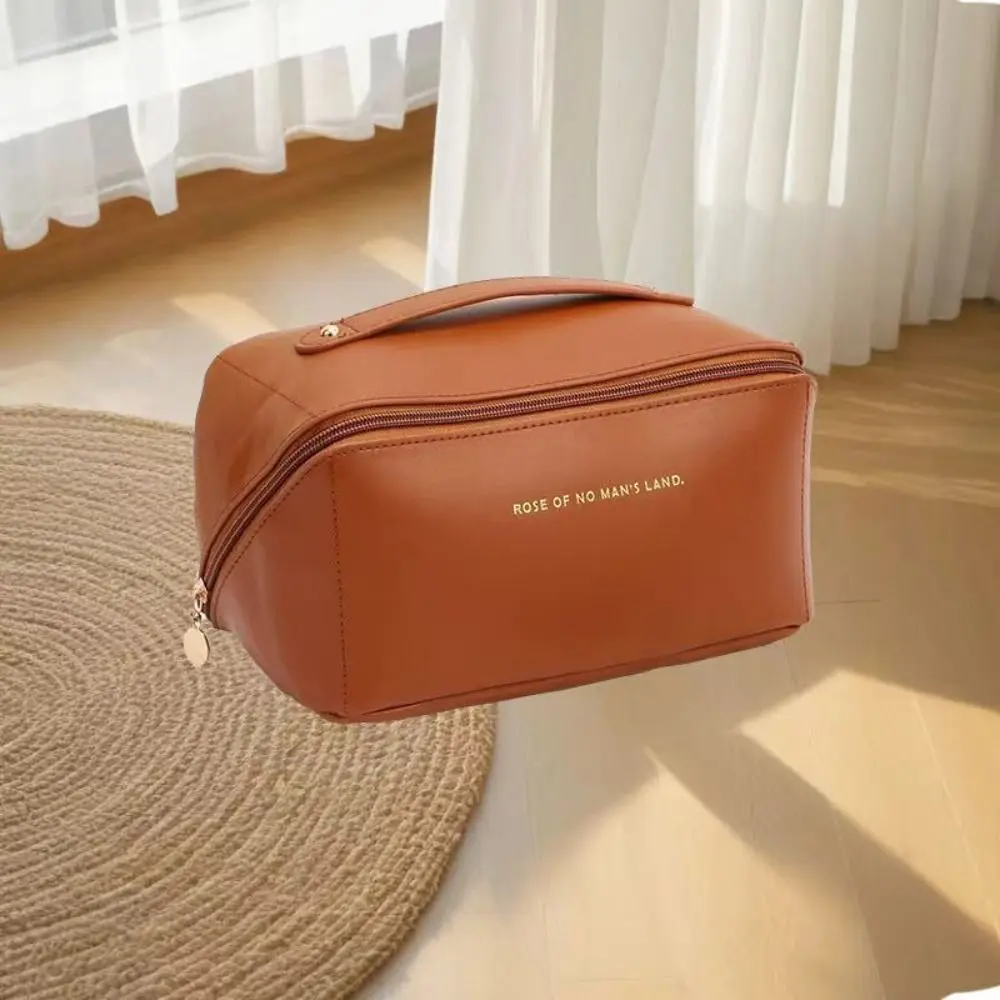 Grande capacidade portátil caso cosmético couro do plutônio multifuncional travesseiro saco de maquiagem portátil à prova dwaterproof água viagem saco de higiene pessoal ao ar livre