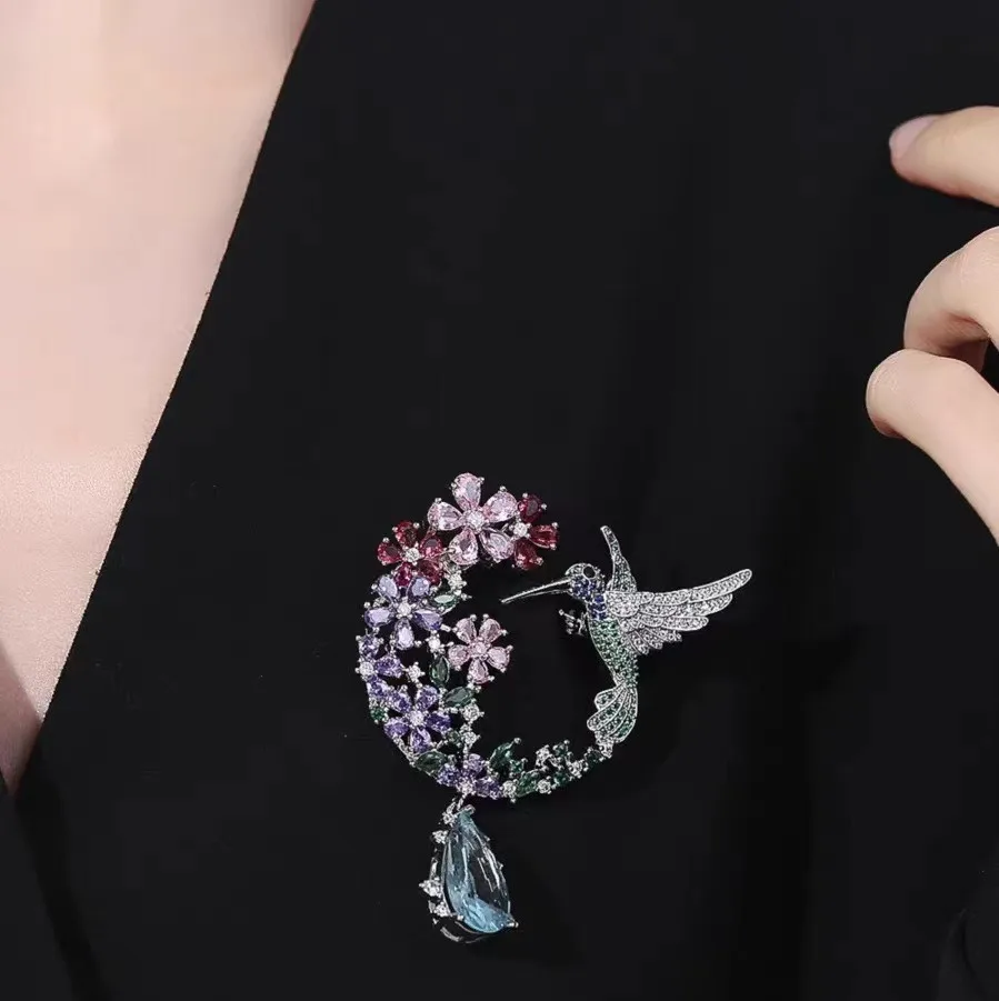 Zircon Hummingbird Brooches Temperament Colored Flower Pins and Broche for Woman Man Suit Coat Accessories
