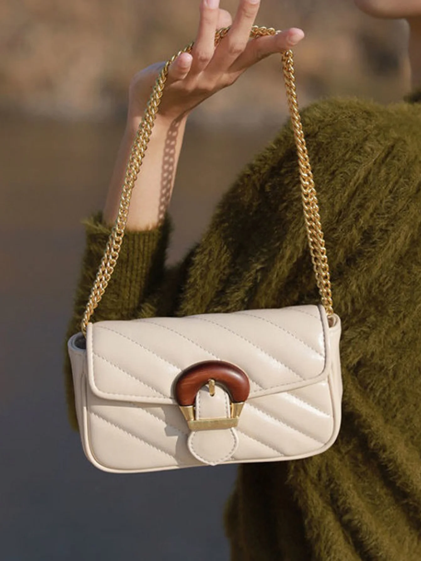 2024 New Trendy Luxury Summer Women\'s Bag Versatile Embroidered Thread Chain Design Sense Crossbody Mini Bag