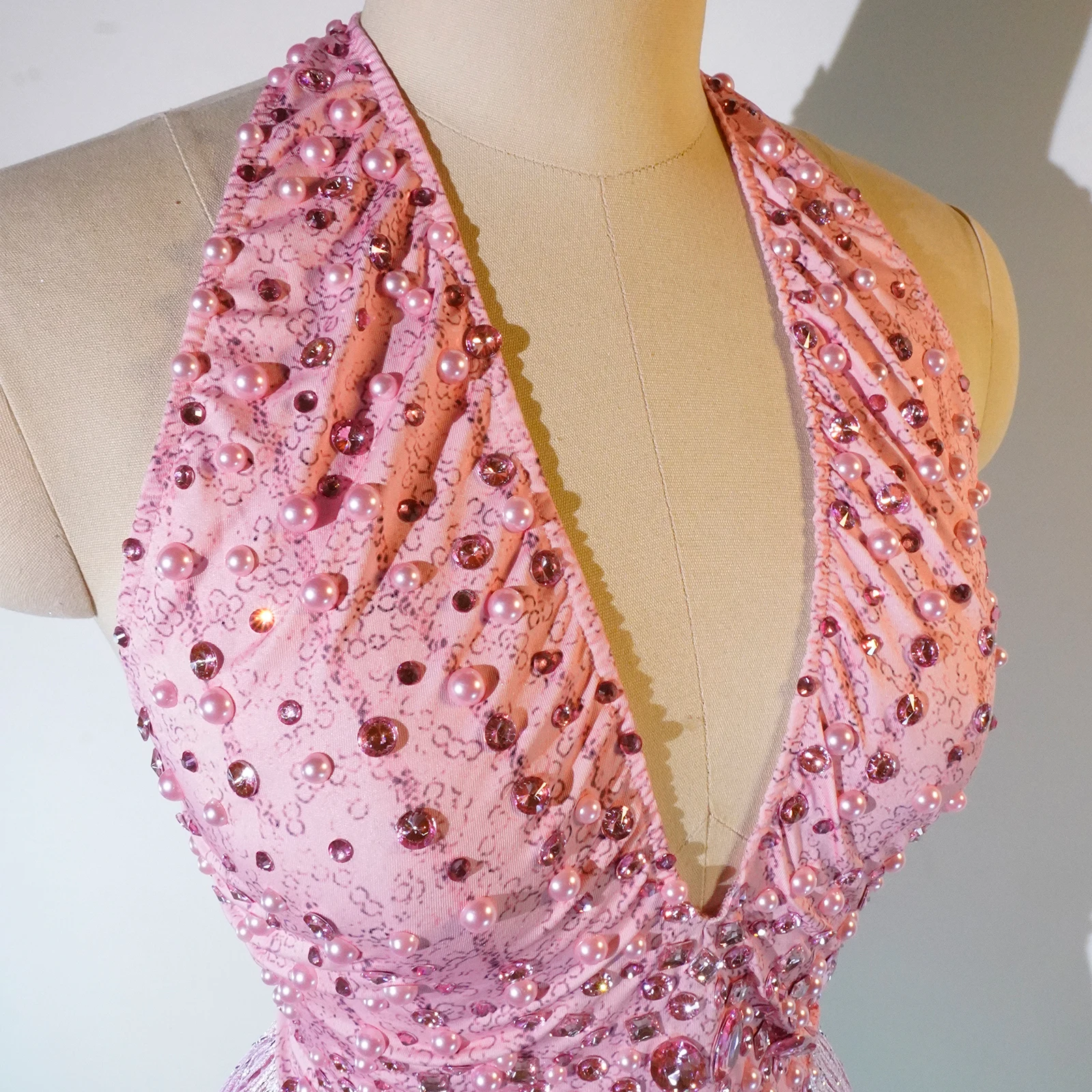 أزياء النساء هامش الراين مثير العميق الخامس الرقبة ارتداءها مرحلة الرقص وتتسابق حفلة عيد ميلاد فريق أداء يوتار ازياء