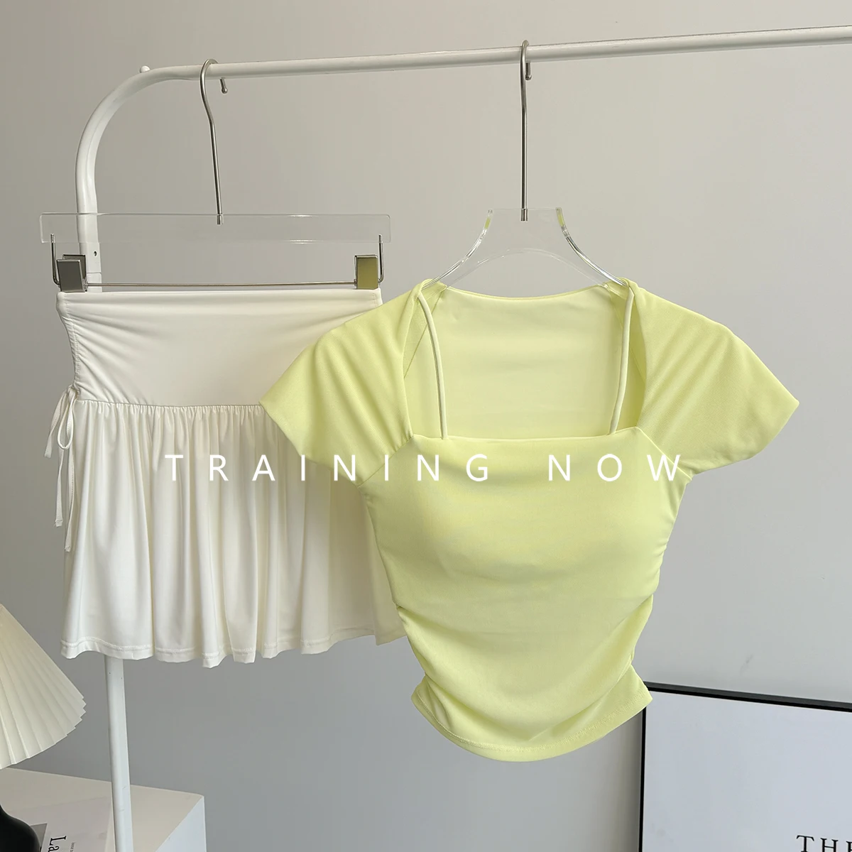 

High-value sports suit for women in summer gym training morning jogging suit professional quick-dry badminton yoga skirt