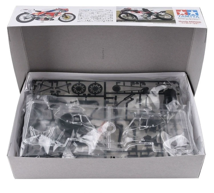 Zestawy modelarskie TAMIYA 1/12 motocykl 14099 NSR500 Kolor Fabryczny montaż Skala DIY Zabawki Zestaw