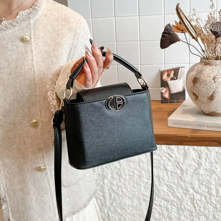 

Premium Versatile Crossbody Bag, Women’s Large Capacity Flap-Top Commuter Shoulder Handbag, Unique Chic