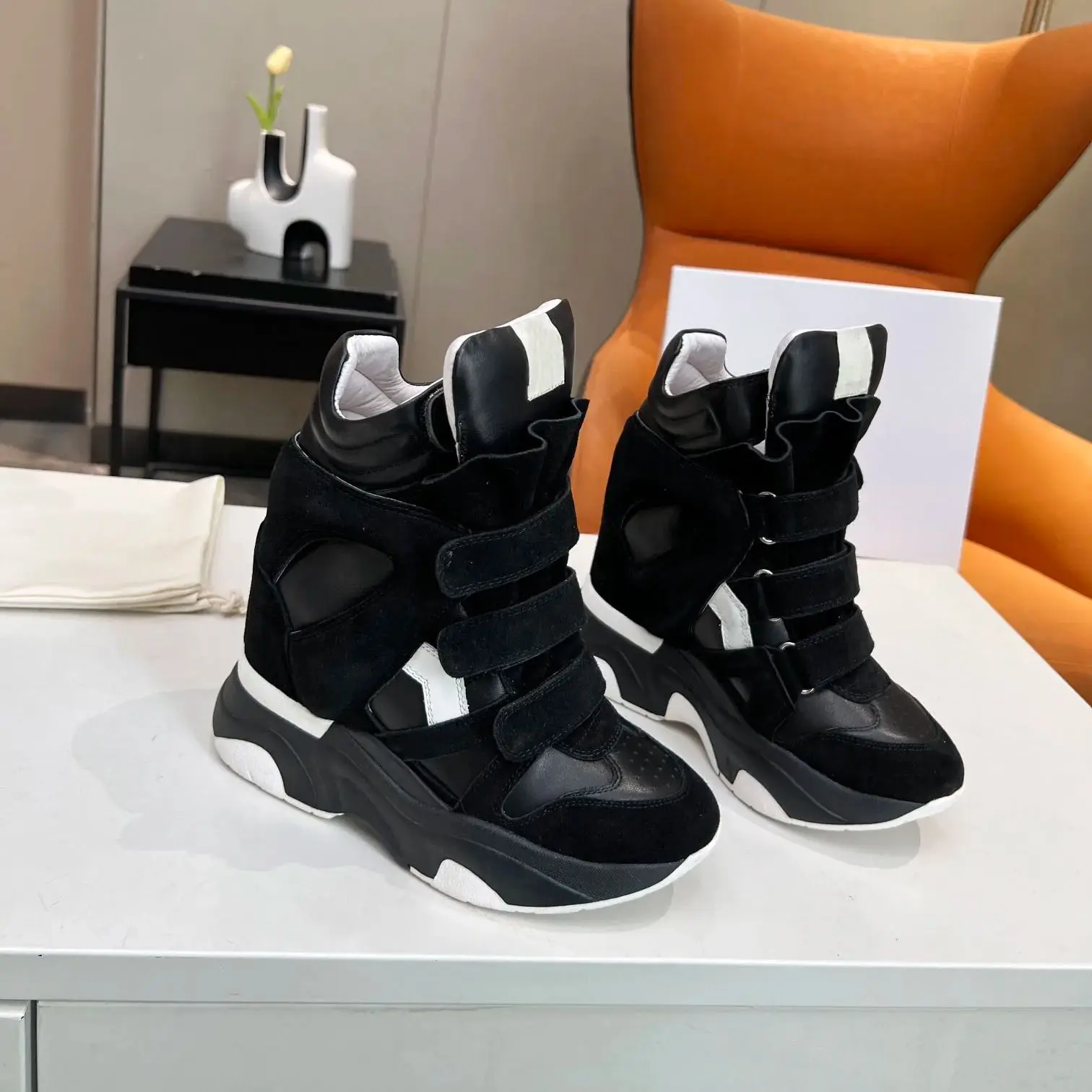 2025 New Hot Selling Invisible Height Increasing Short Boots Fashionable Leather Short Boots Soft Comfortable Fashionable Sports