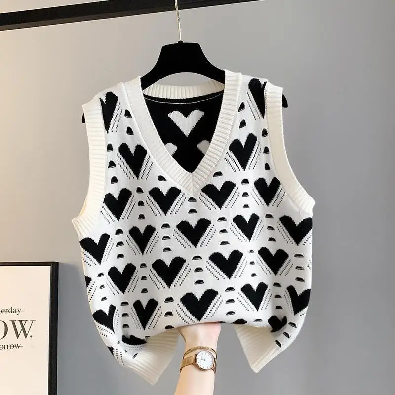 Women Vest Autumn Outerwear 2024 New Knitted Women's Autumn and Winter Sweater Korean Style V Collar Coat