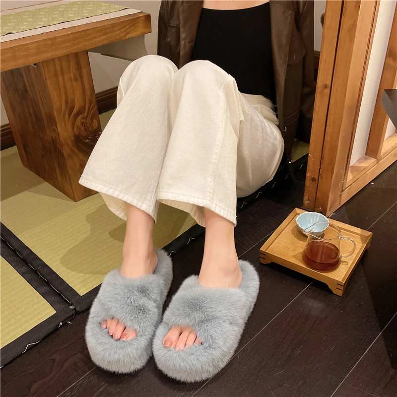 2024 Chunky Platform Fur Slippers Women Autumn Thick Bottom Furry Outdoor Slippers Woman Short Plush Designer Shoes