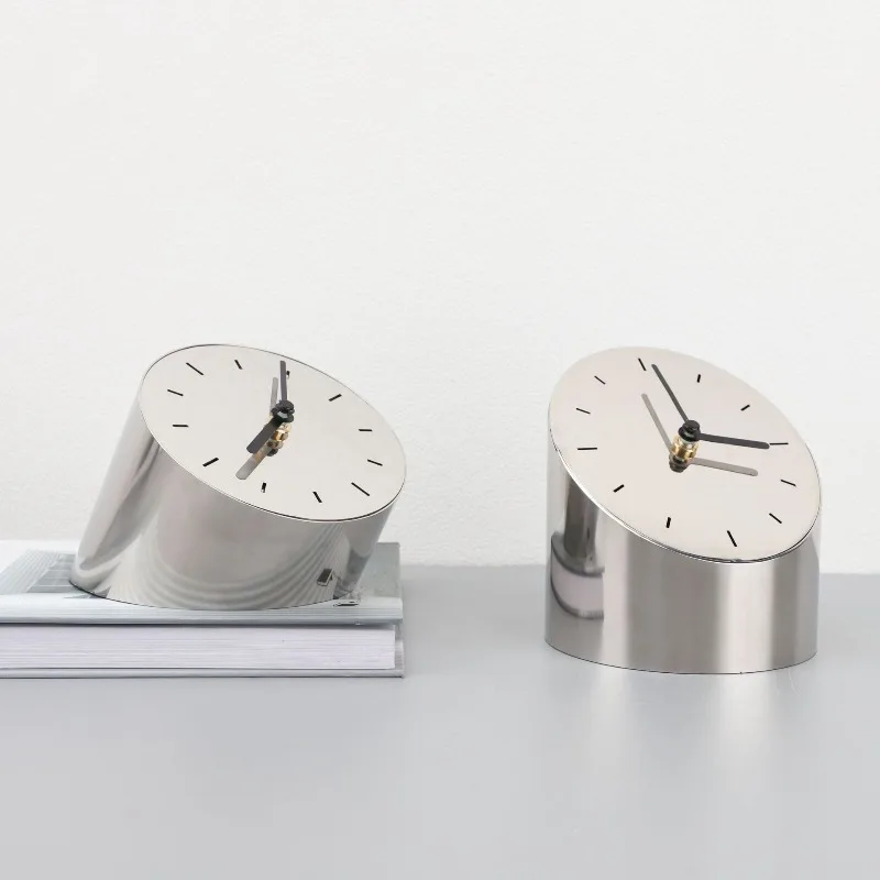 Nordic Table Clocks Metal Slanted Geometric Shape Silver Desk Clocks Luxury High Sense Tabletop Ornaments Offic Home Decoration