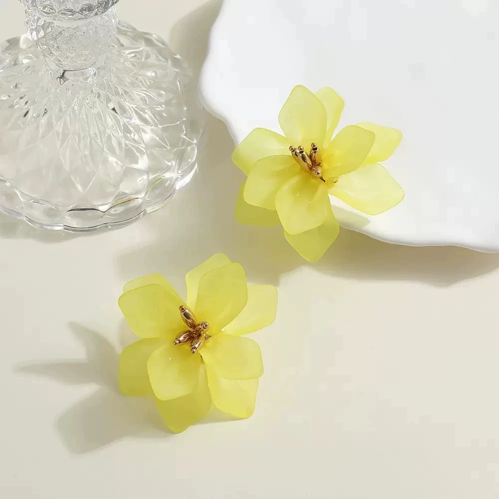 Übertreiben Sie Acryl-Blütenblatt-Ohrclips für Frauen, neue moderne koreanische Mode, nicht durchbohrte Ohrclips, Mädchen-Party-Statement-Schmuck