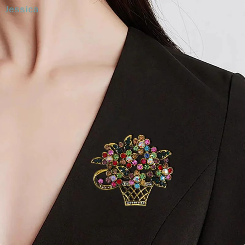 ♥ حجر الراين سلة للزهور دبابيس المرأة البدلة العصرية اكسسوارات الصدر زهرة بروش المجوهرات