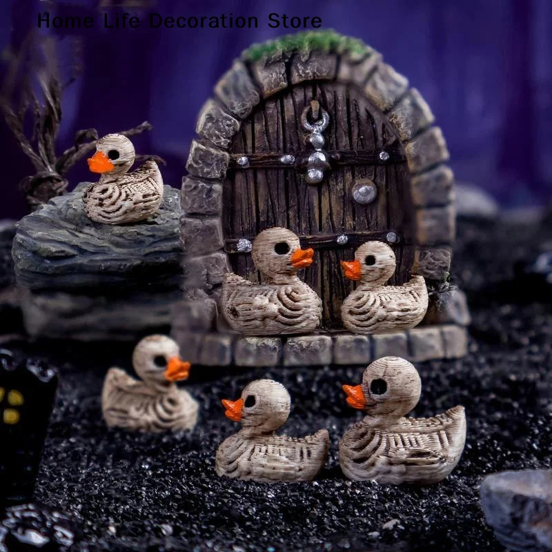 20pcs Hand-painted Skull Duck Resin Ornaments Gothic Figurines for Halloween Home Office Decor