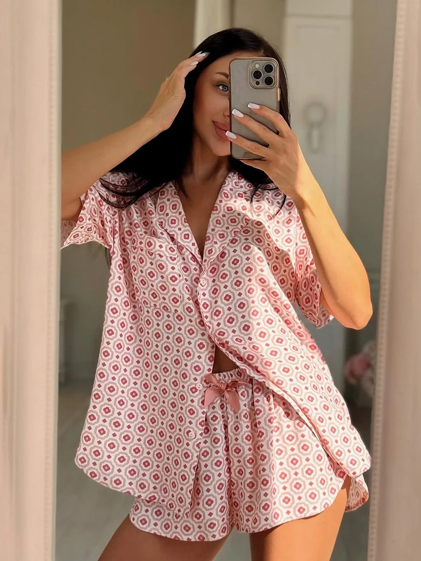 

Marthaqiqiqi женская ночная рубашка с принтом, сексуальная одежда для сна с отложным воротником, пижамные шорты с короткими рукавами, женская ночная рубашка, комплект из 2 предметов