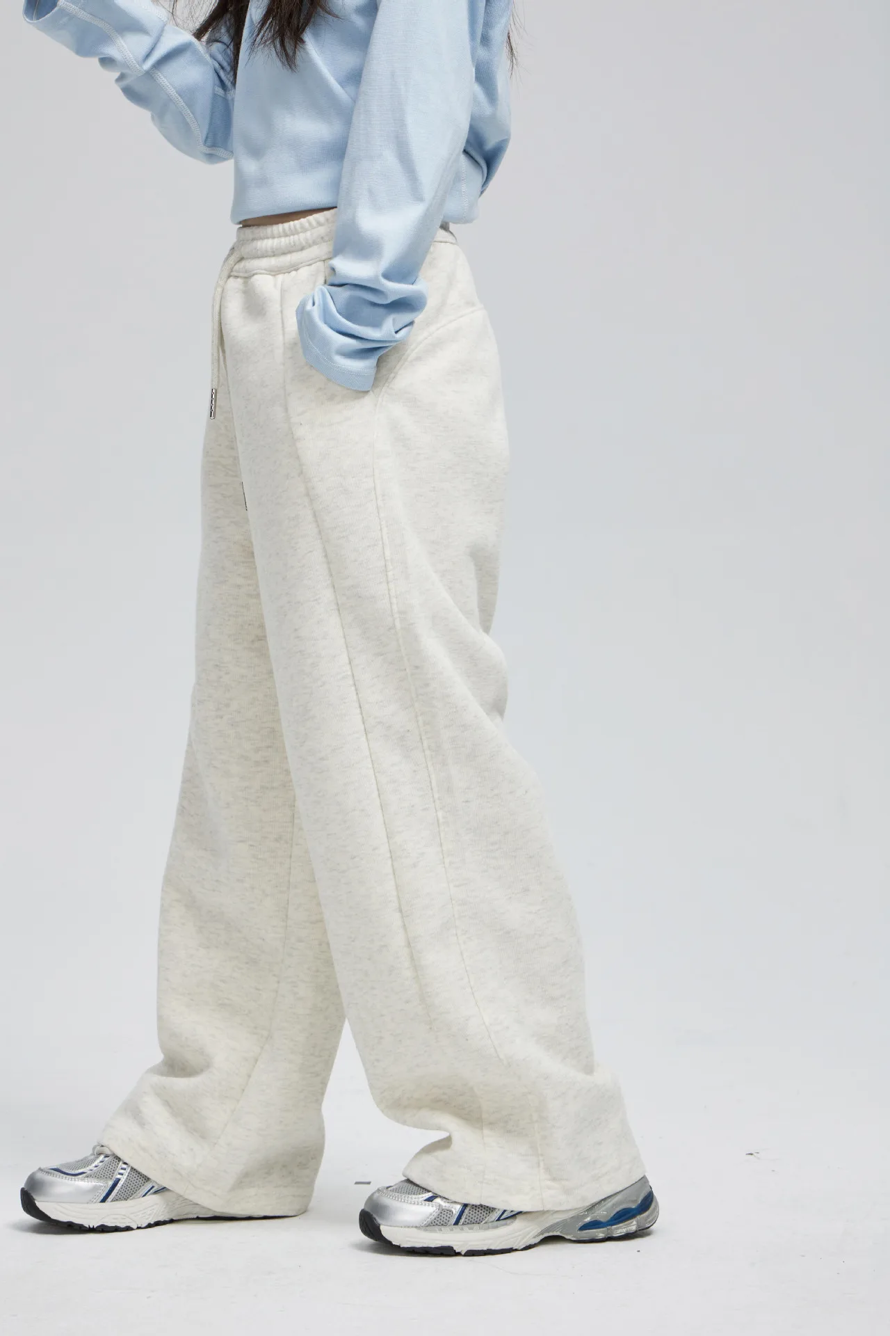Girls Wide Leg Straight Leg Sweatpants for Autumn and Winter 2024 Children Sports Pants Children Fashion Casual Pants image 6