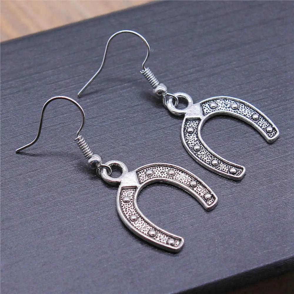 1pair Horseshoe Horse Shoes earrings women accessories jewelry for men crafts hook Size 18x19mm