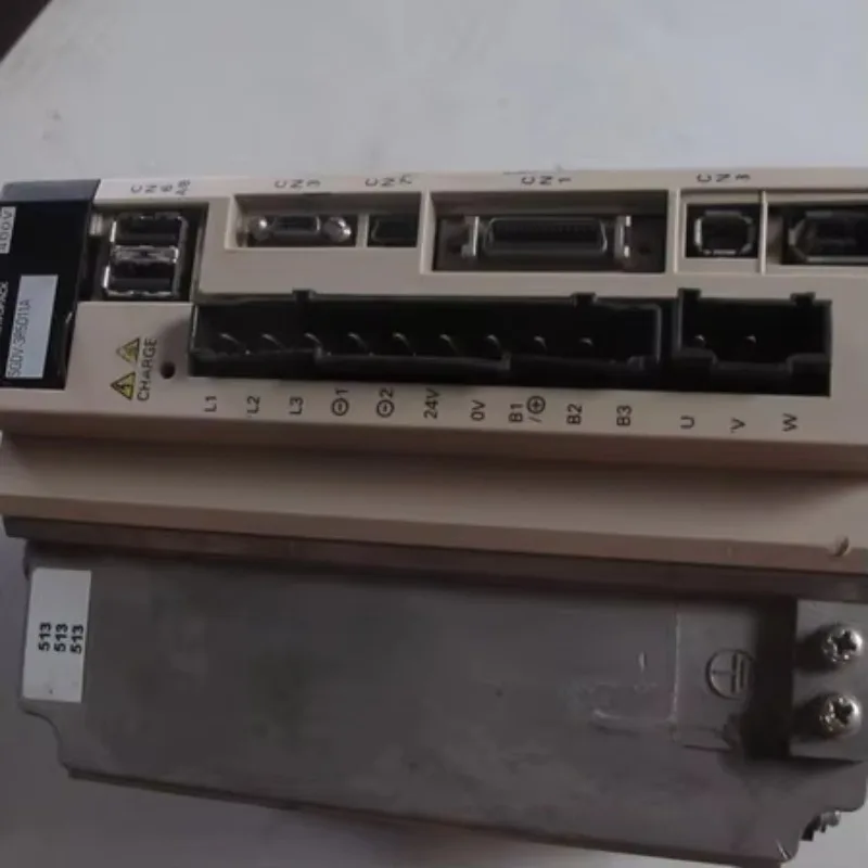 

НОВЫЙ абсолютно новый сервопривод SGDV-3R5D11A, мощный 220 В переменного тока, изготовленный из прочного пластика
