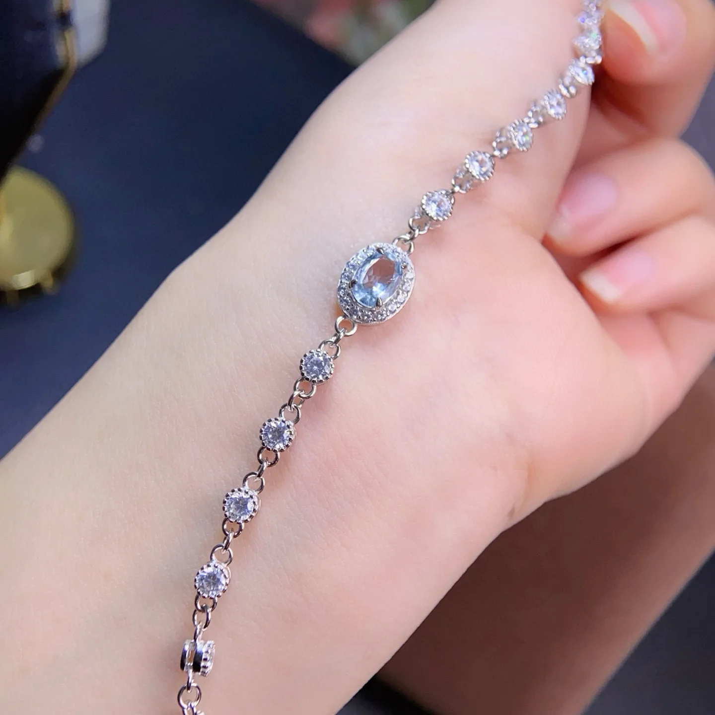 

Браслет из натурального аквамарина, основной камень 5*7 ммs925, серебряная инкрустация, процесс гальваники, браслет из натурального драгоценного камня