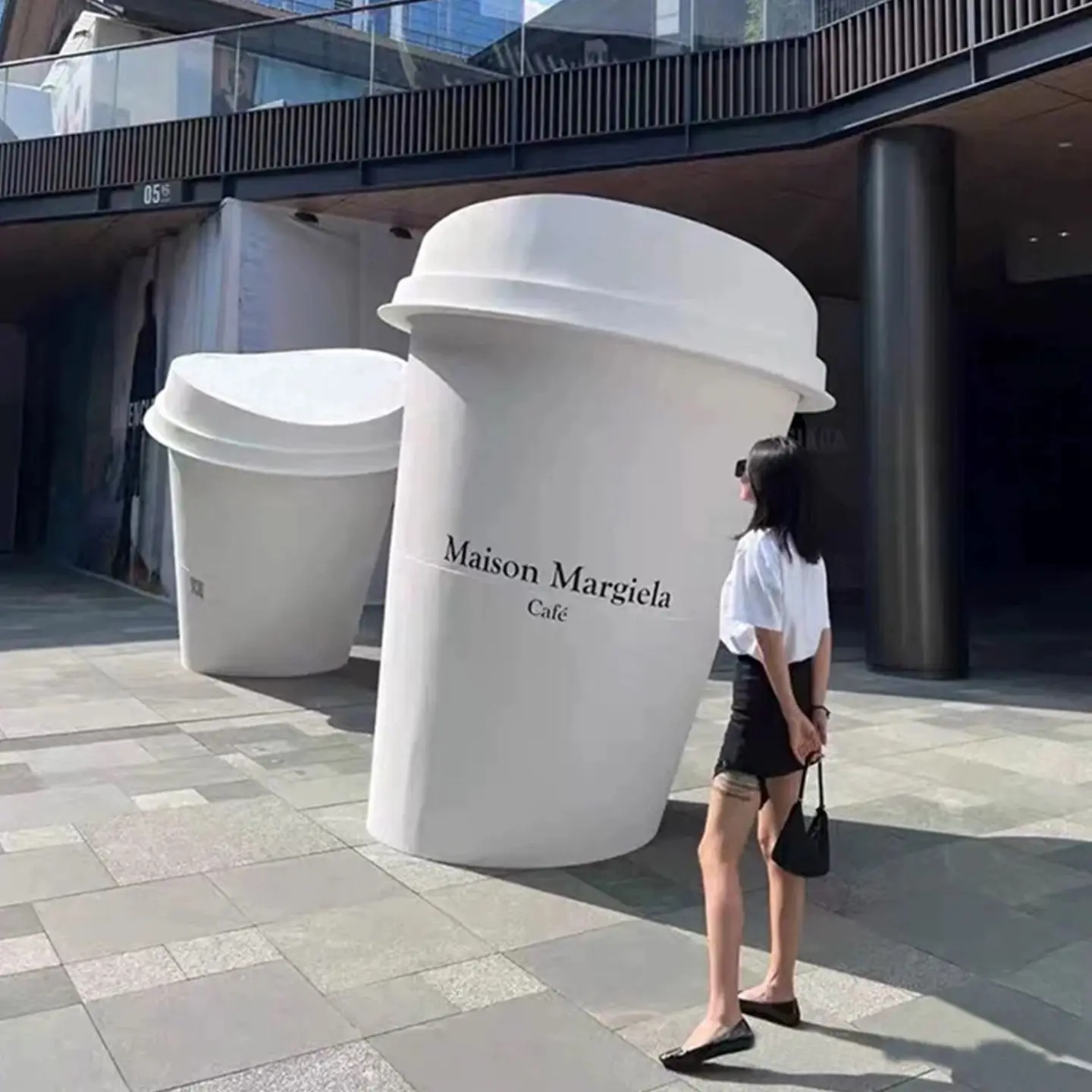 Coffee cup milk tea cup sculpture outdoor decoration shopping mall scenic three-dimensional ornament