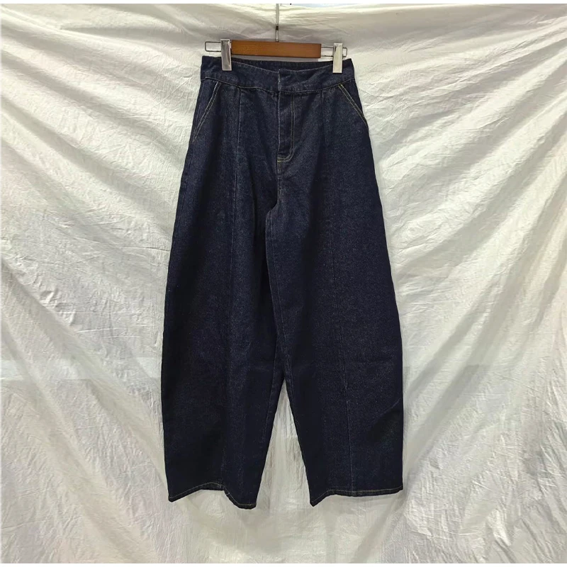 Damen-Jeanshosen-Sets, V-Ausschnitt, lange Ärmel, seitliche Knopfleiste, kurze Mäntel, hochtaillierte Faltenhosen, Herbst-Outfits für Damen, einfarbig, locker geschnitten. – Detail 2