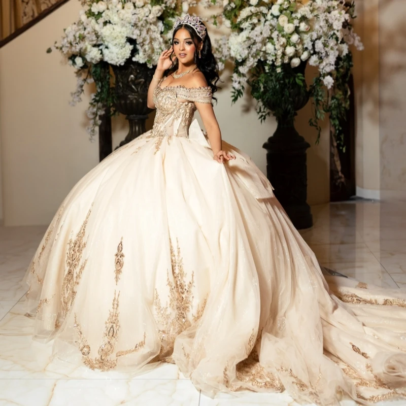 

Champagne Shiny Quinceanera Dresses Off The Shoulder Applique Lace Beading Crystal Bow Tull Corset Party Birthday Sweet 16 Dress