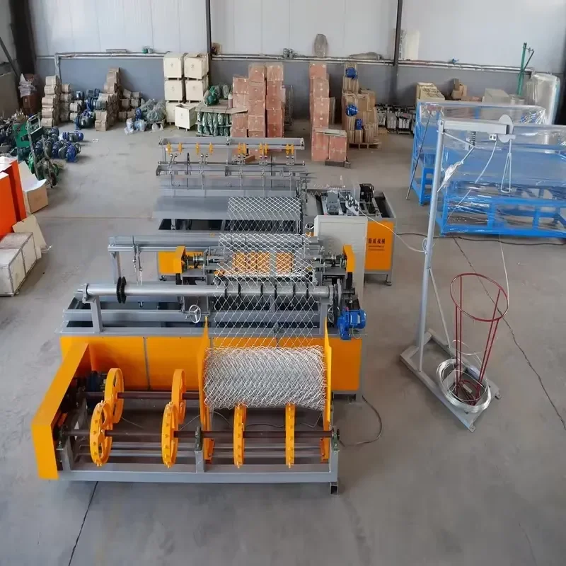 Chain Link Fence Machinery Cyclone Wire Mesh Chain Link Fence Making Machine Factory Weaving Wire Mesh Machine for Wire Mesh