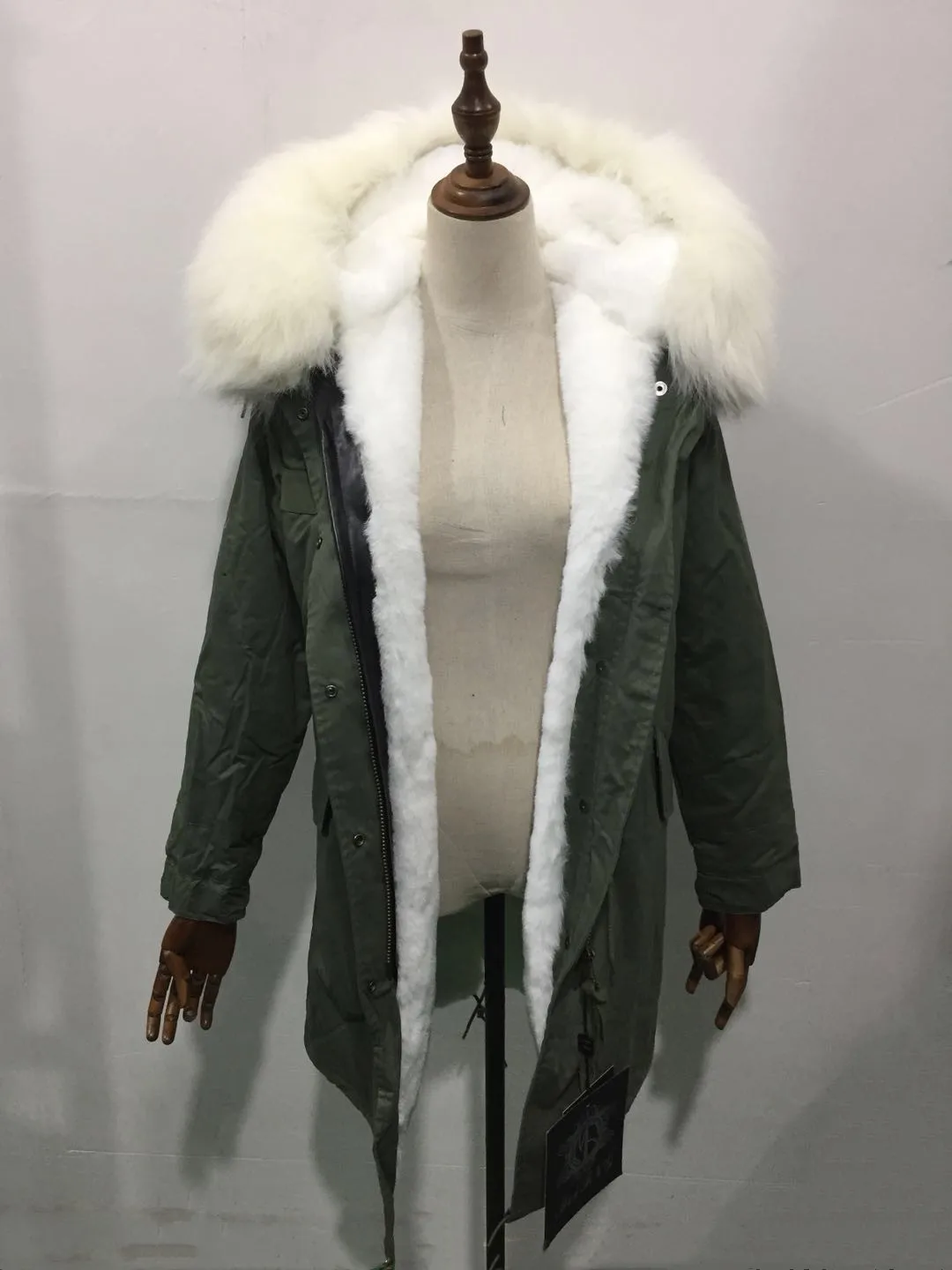 New Fashion Wholesale Long Parka Army Green Cotton With All White Faux Fur Winter Trendy Overcoat