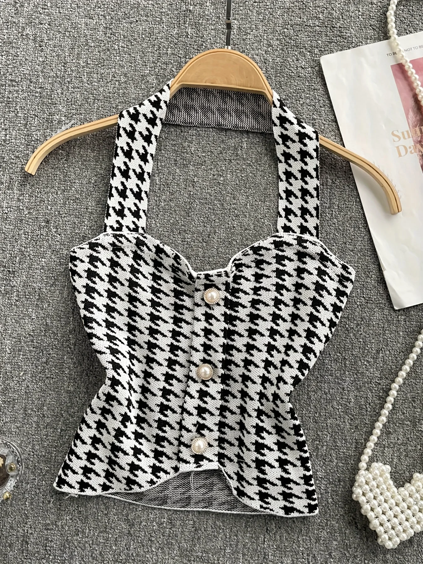 Summer New Buttons Stylish Houndstooth Halter Top for Women   Sleeveless Casual Shirt with Chic Pattern Crop Top