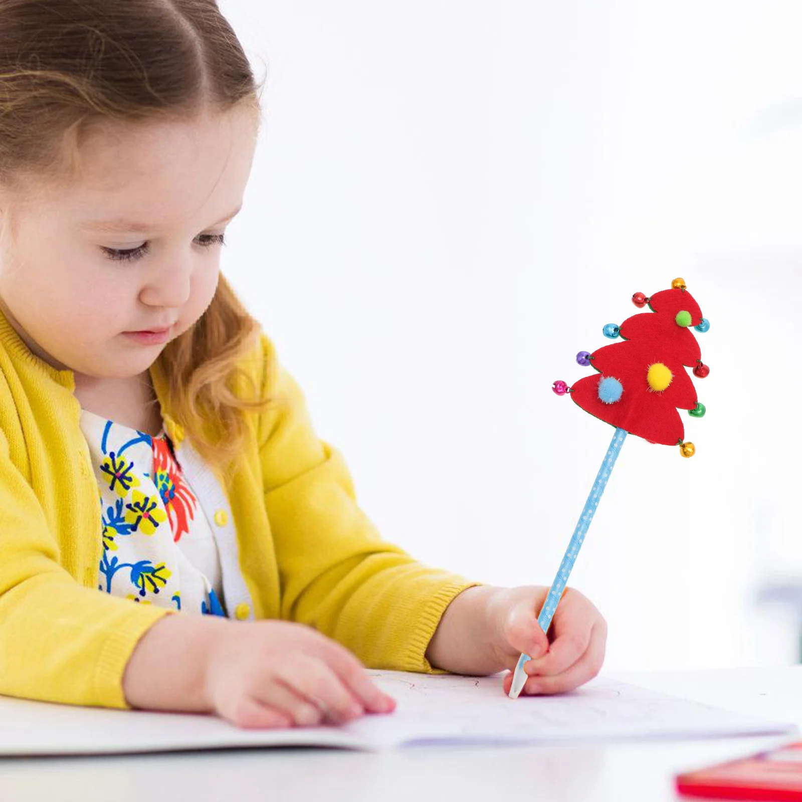 

5 шт., рождественские шариковые ручки, мультяшный дизайн рождественской елки, гладкая ручка для письма, креативные школьные принадлежности, подарок для студентов