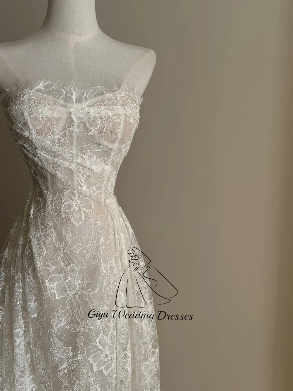 Giyu Customized Mermaid Lace Wedding Dresses For Woman Pleat Sleeveless Bridal Gown Strapless Sweep Train Pretty Bride Dress