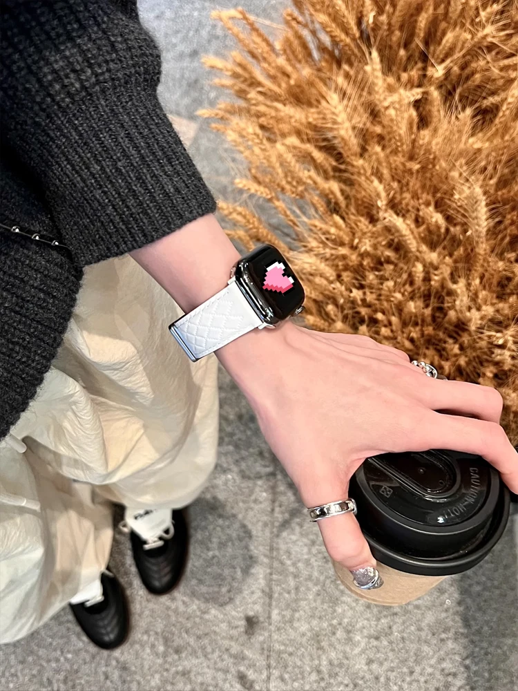 Correa magnética de lujo para Apple Watch Ultra 2, 49MM, 44MM, 40MM, 42MM, 38MM, 45MM, correa de cuero suave para iWatch 9 8 7 6 SE 5 4